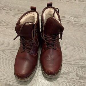 UGG men’s boots size 8